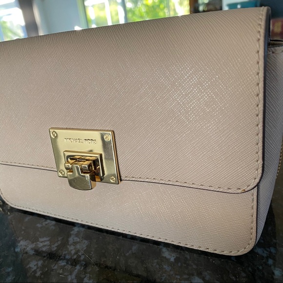 Michael kors wallet purse - Picture 3 of 10